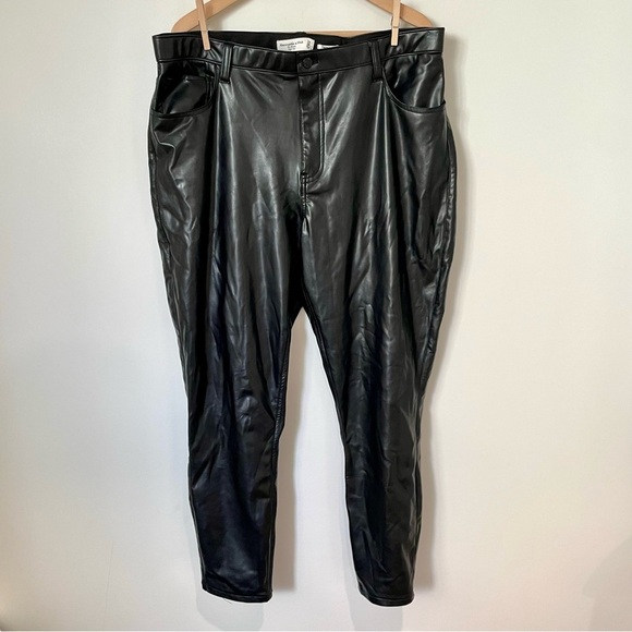 Abercrombie and Fitch Curve Love Vegan Leather High Rise Skinny Pant Black 34L - Picture 8 of 13